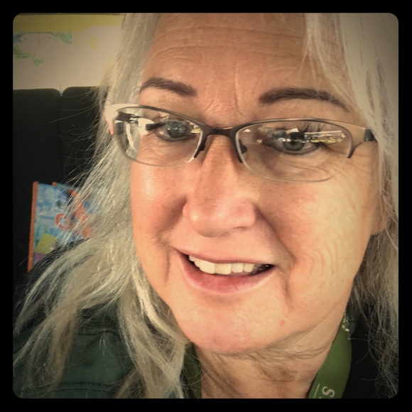 Meet your Posher, Alaura - Picture 1 of 1